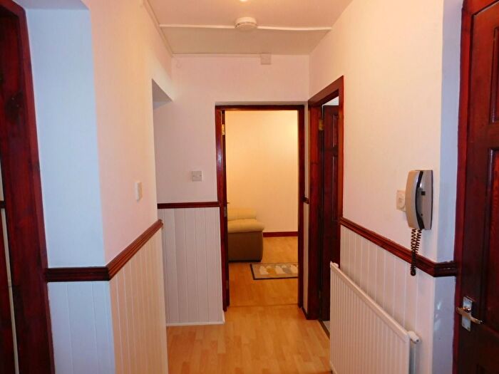 2 Bedroom Flat To Rent In Stockethill Crescent, Stockethill, Aberdeen, AB16