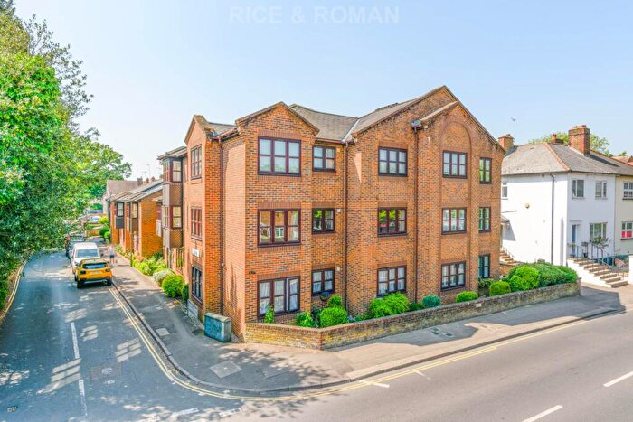 1 Bedroom Retirement Property For Sale In Chertsey Walk, Chertsey, KT16