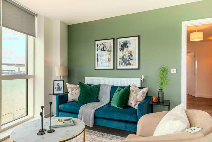 2 Bedroom Apartment To Rent In Vantage Tower, Centenary Plaza, SO19