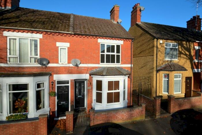 3 Bedroom Terraced House To Rent In Kingsley Avenue, Kettering NN16