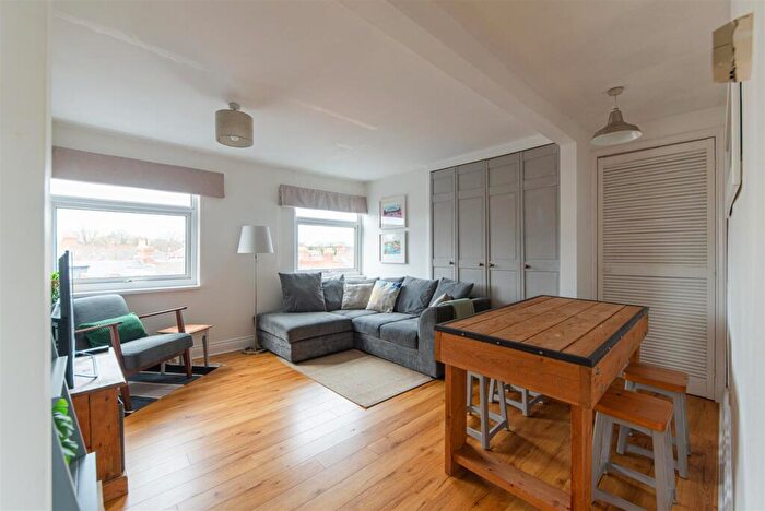 1 Bedroom Flat To Rent In Osborne Road, Jesmond, Newcastle Upon Tyne, NE2