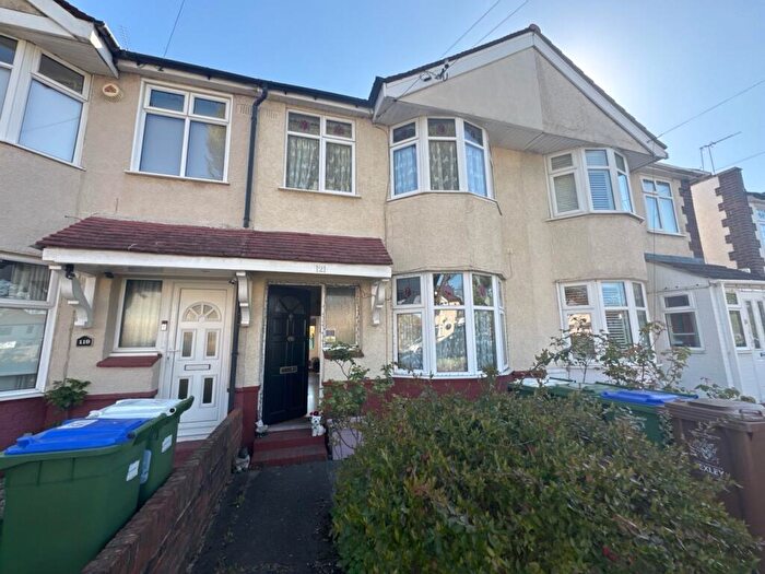 3 Bedroom Terraced House To Rent In Wellington Avenue Sidcup, DA15