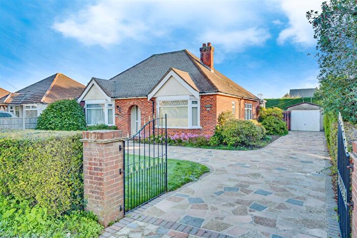 3 Bedroom Bungalow For Sale In Locks Road, Locks Heath, Southampton, SO31