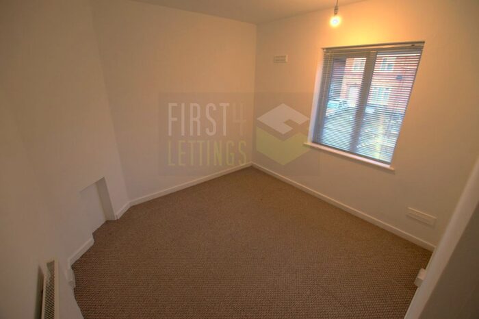 3 Bedroom Semi-Detached House To Rent In Keble Road, Leicester, LE2