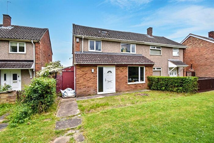 5 Bedroom Semi-Detached House For Sale In Chesil Walk, Corby, NN18