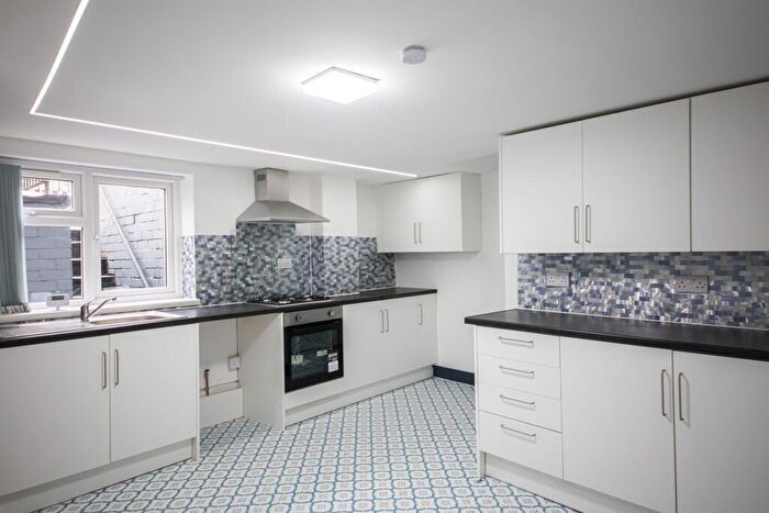 2 Bedroom Terraced House To Rent In Euston Mount, Leeds, West Yorkshire, LS11