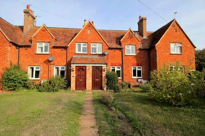 2 Bedroom Cottage To Rent In Grange Lane, Cople, MK44