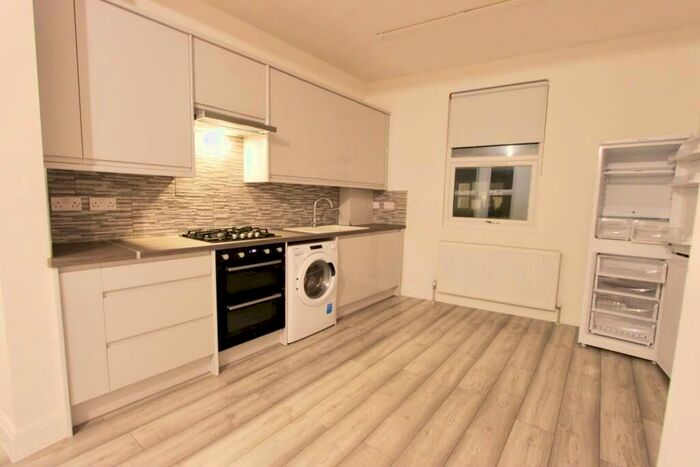 2 Bedroom Apartment To Rent In Barrett's Grove, London, N16