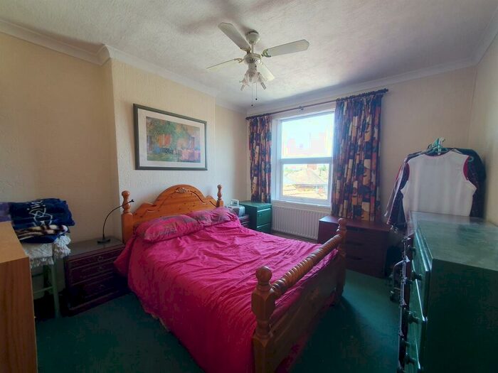 3 Bedroom Terraced House For Sale In Wood Lane, West Bromwich, B70