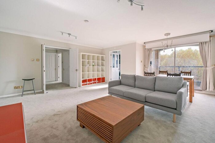 2 Bedroom Flat For Sale In Hooper Street, , Tower Hamlets, London, E1