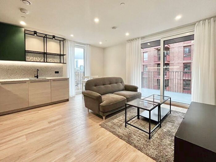 2 Bedroom Flat To Rent In Hawser Lane, London, E14