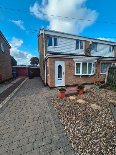 3 Bedroom Semi-Detached House To Rent In Downfield Avenue, Hull, HU6
