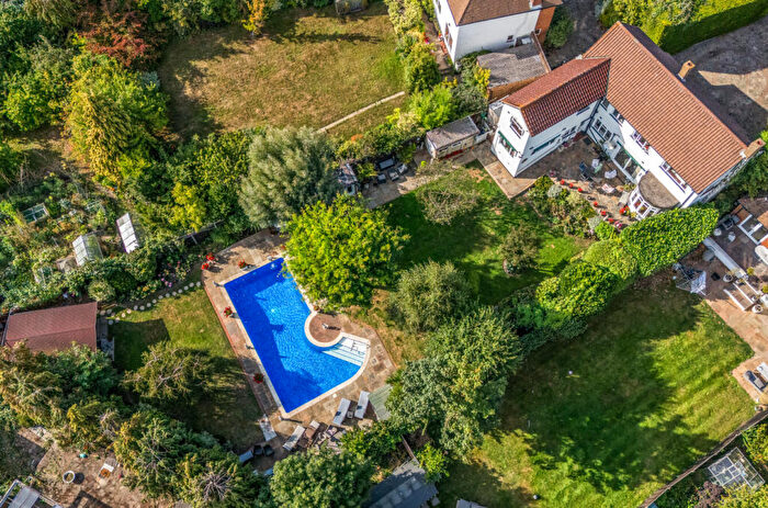 4 Bedroom Detached House For Sale In Kenwood Drive, Beckenham, BR3