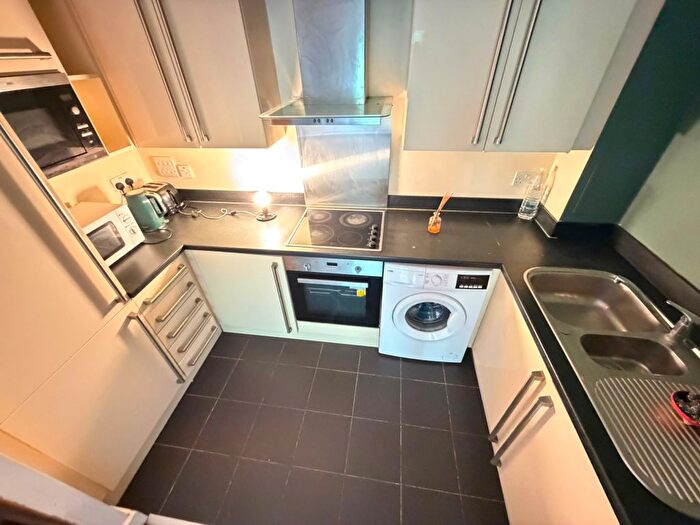 1 Bedroom Flat To Rent In Capulet Square, London, E3