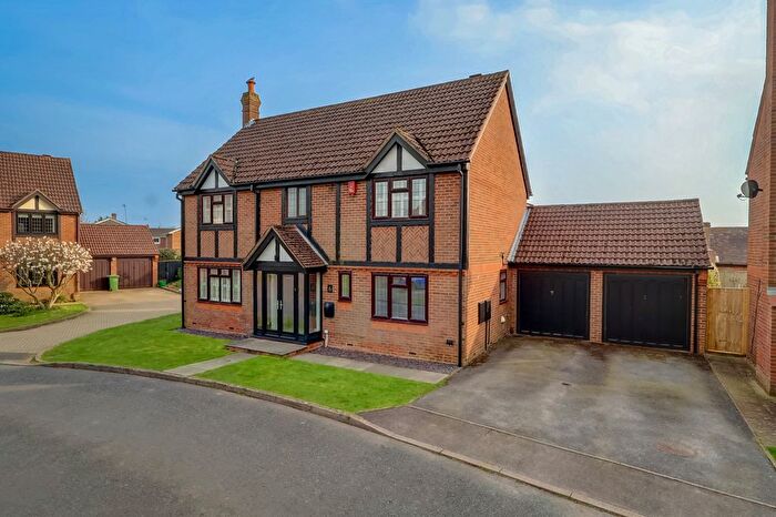 4 Bedroom Detached House For Sale In Todd Close, Holmer Green, Buckinghamshire, HP15