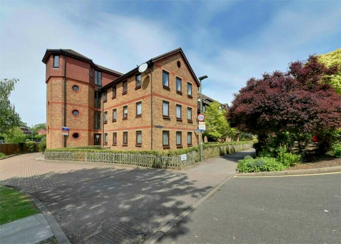 1 Bedroom Flat To Rent In Stokes Court, Diploma Avenue, East Finchley, N2