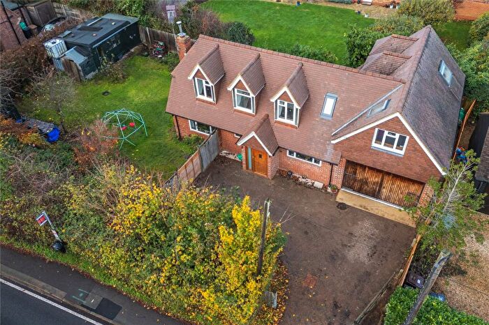 4 Bedroom Detached House For Sale In Old Bath Road, Charvil, Berkshire, RG10