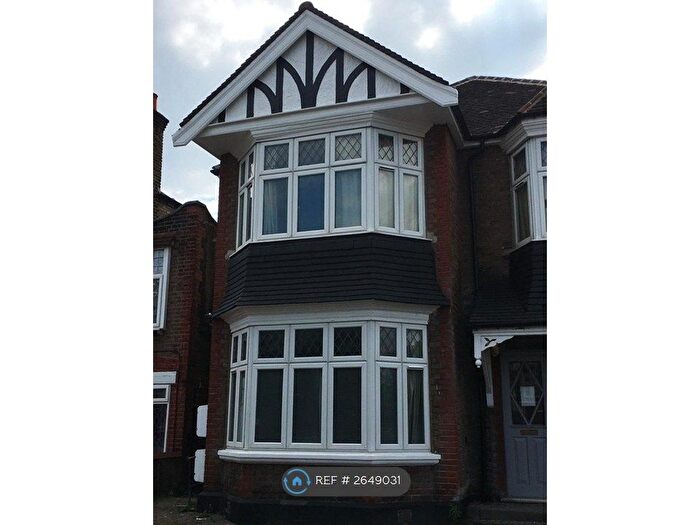 2 Bedroom Flat To Rent In Gunnersbury Avenue, London, W5