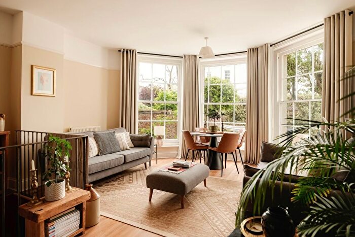 2 Bedroom Flat For Sale In Buckingham Vale, Clifton, Bristol, BS8