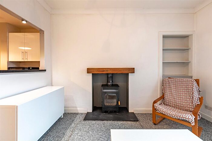 2 Bedroom Flat For Sale In Magdala Terrace, Galashiels, TD1