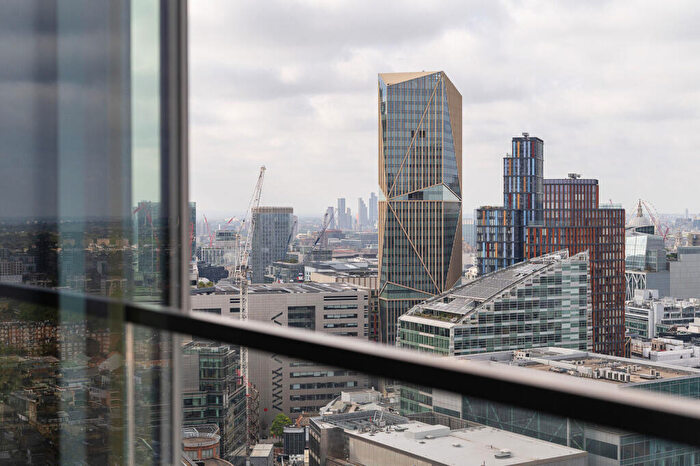 3 Bedroom Flat To Rent In Hewett Street, , Shoreditch, London, EC2A