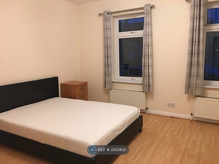 2 Bedroom End Of Terrace House To Rent In Martindale Road, Hounslow, TW4