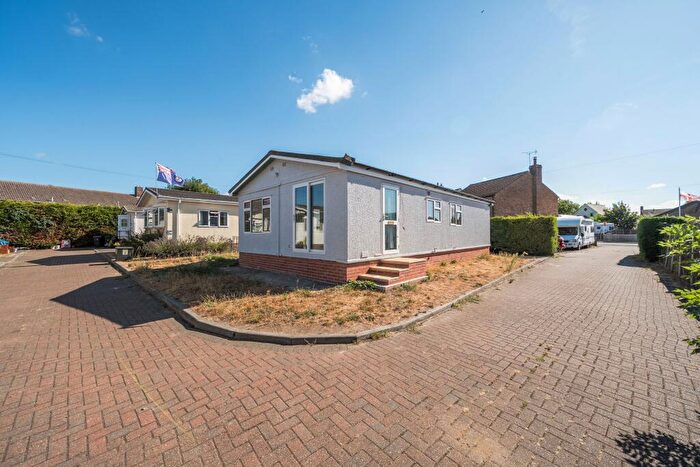 3 Bedroom Park Home For Sale In The Meadows, Coningsby, LN4