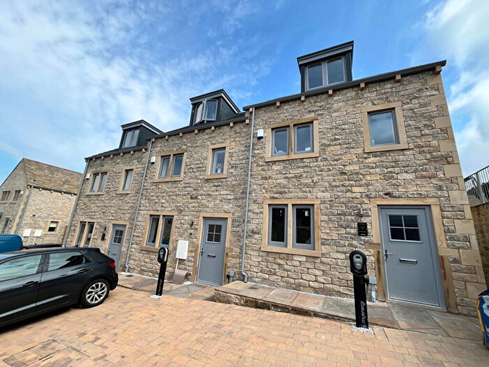 3 Bedroom Town House For Sale In Plot, Whistle Bell Court, Skelmanthorpe, HD8