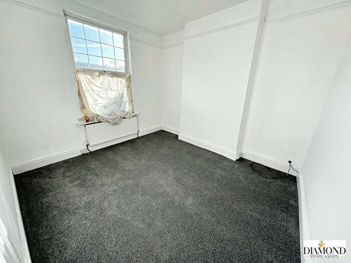 3 Bedroom End Of Terrace House For Sale In East View Place, Tiverton, Devon, EX16