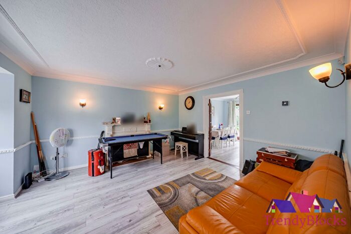 4 Bedroom Detached House To Rent In Brooke Drive, Gravesend, DA12