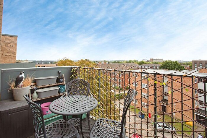 1 Bedroom Flat For Sale In Lyon Road, Harrow, HA1