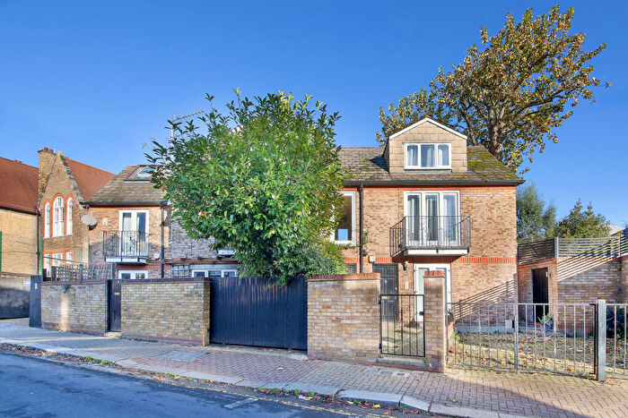 1 Bedroom Flat For Sale In Bolingbroke Walk, Battersea Park, SW11