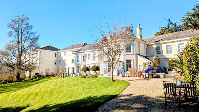 2 Bedroom Flat For Sale In Forder Lane, Bishopsteignton, TQ14