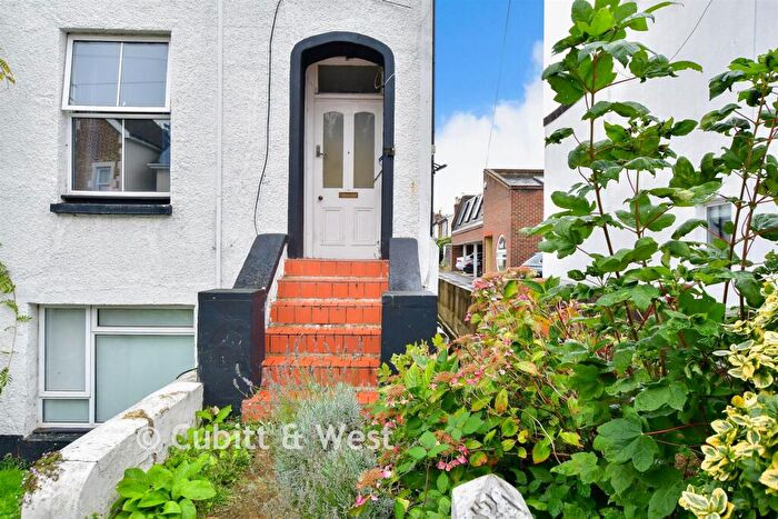 Studio For Sale In Holmesdale Road, Reigate, Surrey, RH2