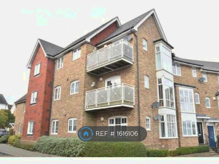 2 Bedroom Flat To Rent In Milton Lane, Kings Hill, West Malling, ME19