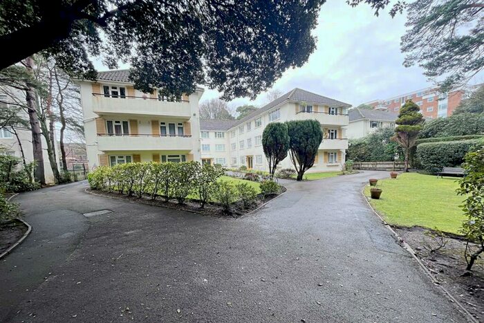 3 Bedroom Flat To Rent In Bournemouth, BH1