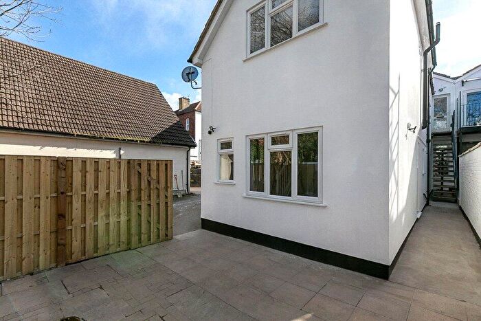 2 Bedroom End Of Terrace House To Rent In Station Road, Horley, Surrey, RH6