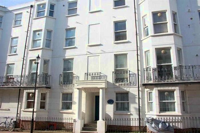 3 Bedroom Flat To Rent In St Annes Court, Burlington Street, Kemptown, Brighton, BN2
