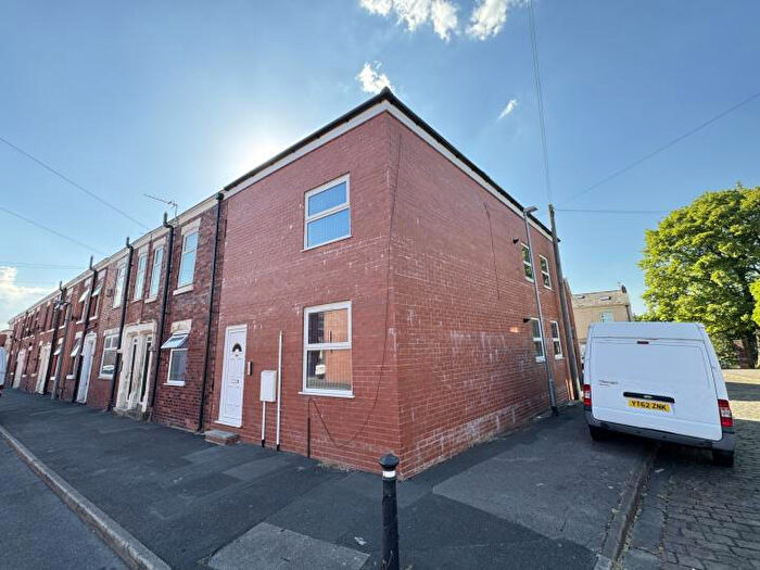 2 Bedroom Flat To Rent In James Street, Preston, Preston, PR1