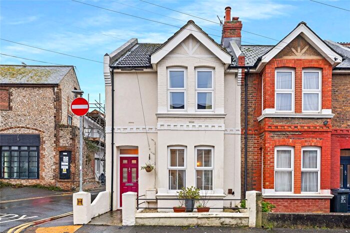 2 Bedroom End Terrace House For Sale In Abinger Road, Portslade, Brighton, East Sussex, BN41