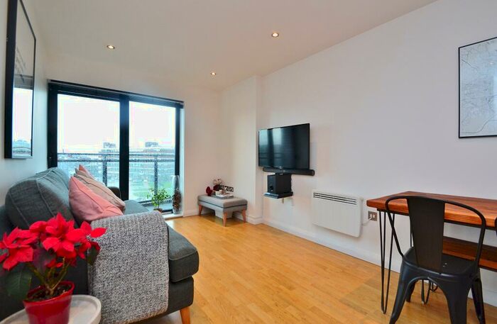 2 Bedroom Flat To Rent In One Brewery Wharf, Waterloo Street, Leeds, LS10