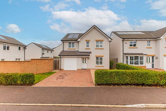 4 Bedroom Detached House For Sale In Augustus Way, Perth, PH1