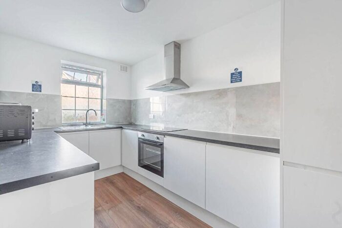 6 Bedroom Terraced House For Sale In Ovesden Avenue, Harrow, HA2