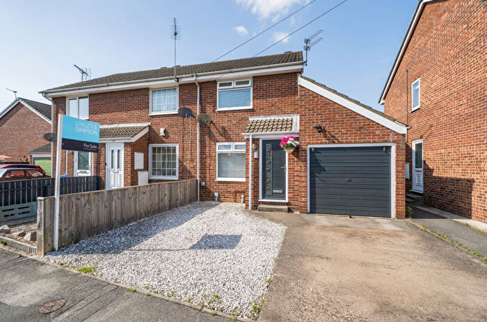 2 Bedroom End Of Terrace House For Sale In Maplewood Avenue, Hull, HU5