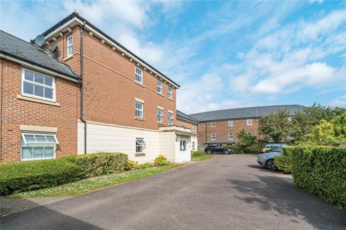 2 Bedroom Apartment For Sale In Empire Walk, Ingress Park, Greenhithe, DA9