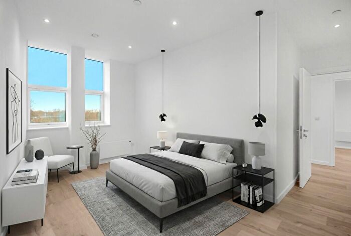 2 Bedroom Flat To Rent In Sunrise Parkway, Milton Keynes, MK14