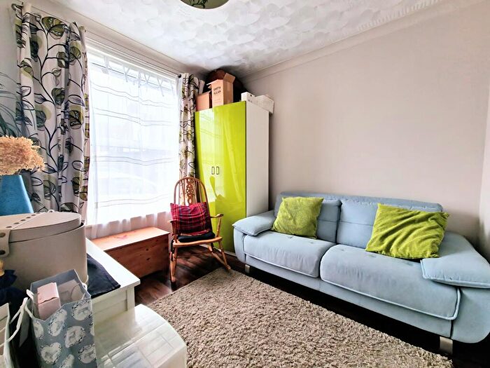 2 Bedroom House To Rent In Lower Brookfield Road, Portsmouth, PO1