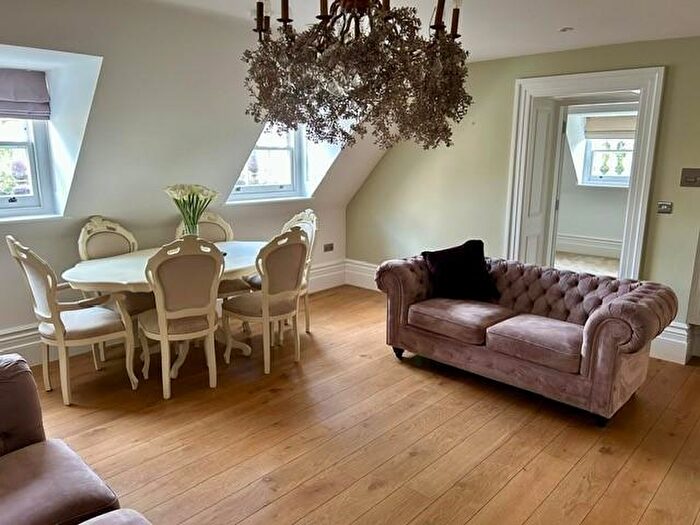 2 Bedroom Apartment To Rent In Westhorpe Park, Marlow, SL7