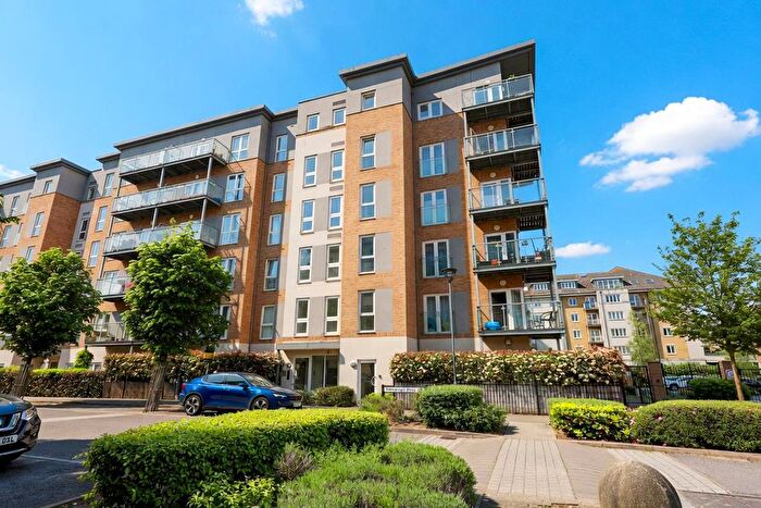 2 Bedroom Flat For Sale In Wintergreen Boulevard, West Drayton, UB7