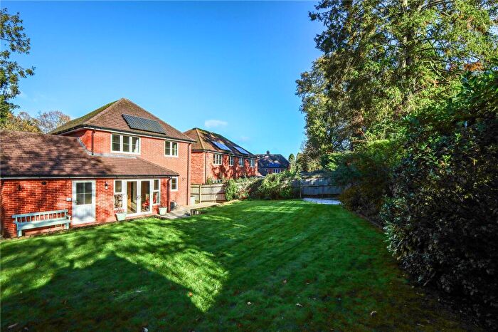 3 Bedroom Detached House For Sale In Sundew Place, Four Marks, Alton, Hampshire, GU34